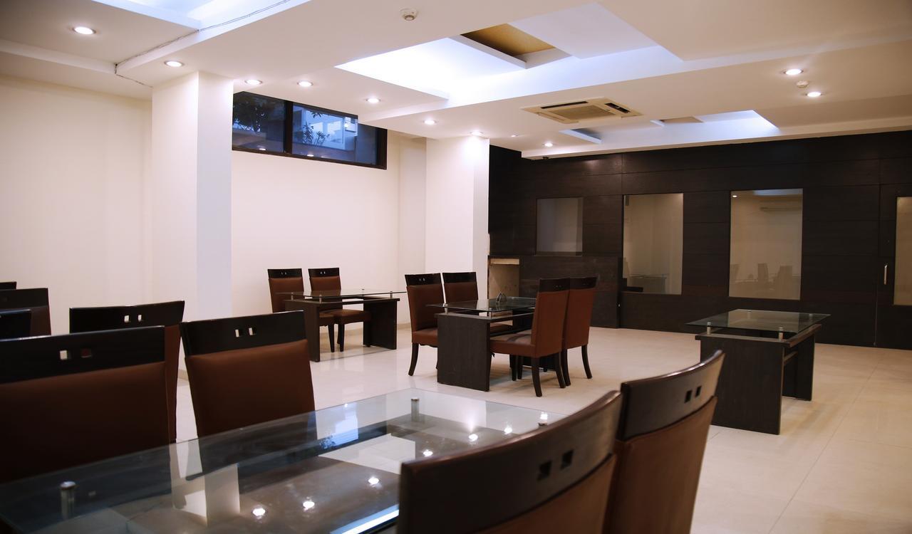 Fabhotel Oasis Dlf Phase 3 Gurgáon Exteriér fotografie